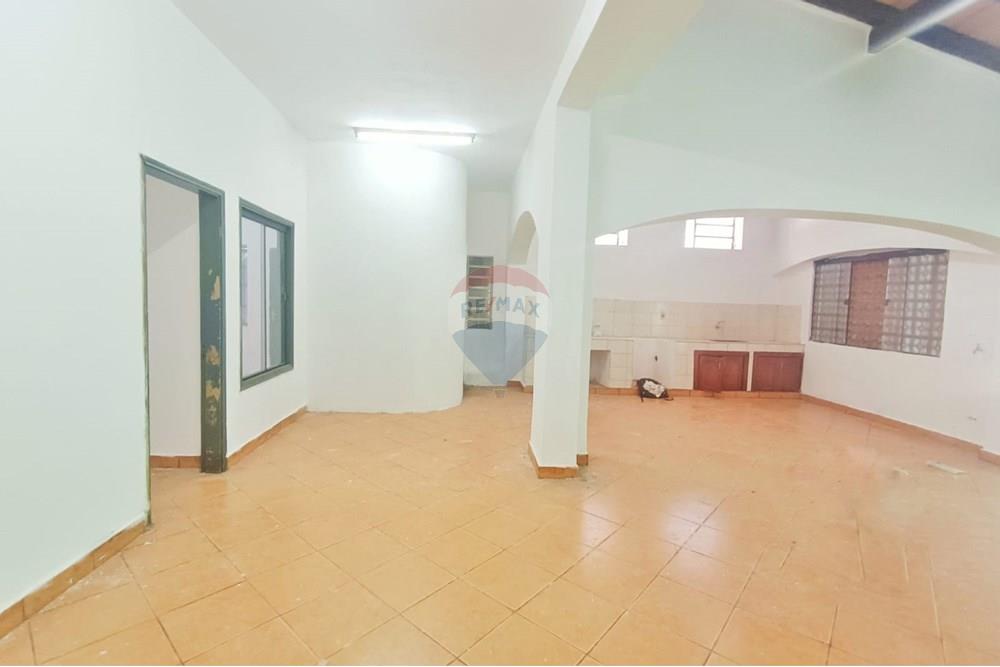 LOCAL COMERCIAL EN ALQUILER - LUQUE — foto 3
