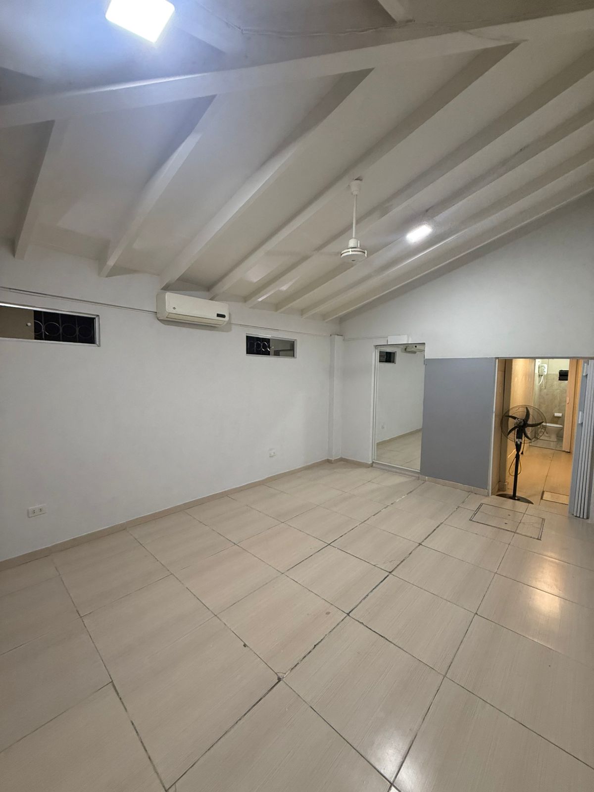 ALQUILO LOCAL COMERCIAL EN VISTA  ALEGRE — foto 3