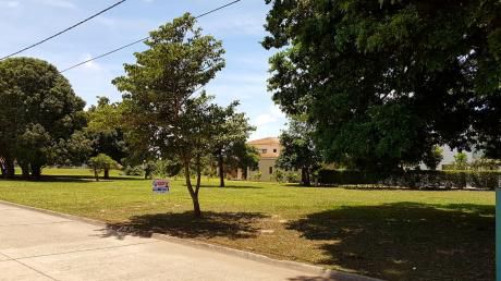 Hermoso Terreno En Cond. Cerrado Polo Country Club