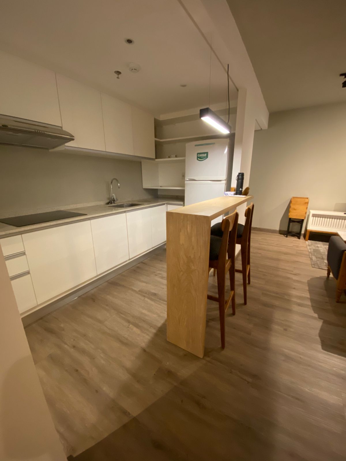 ALQUILO DEPARTAMENTO AMOBLADO EN EL EDIFICIO MUHRADA — foto 3