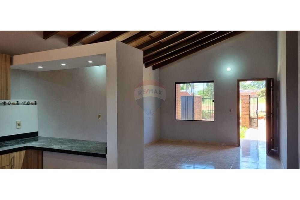 Casa en Venta – Ñemby, Barrio San Carlos — foto 2
