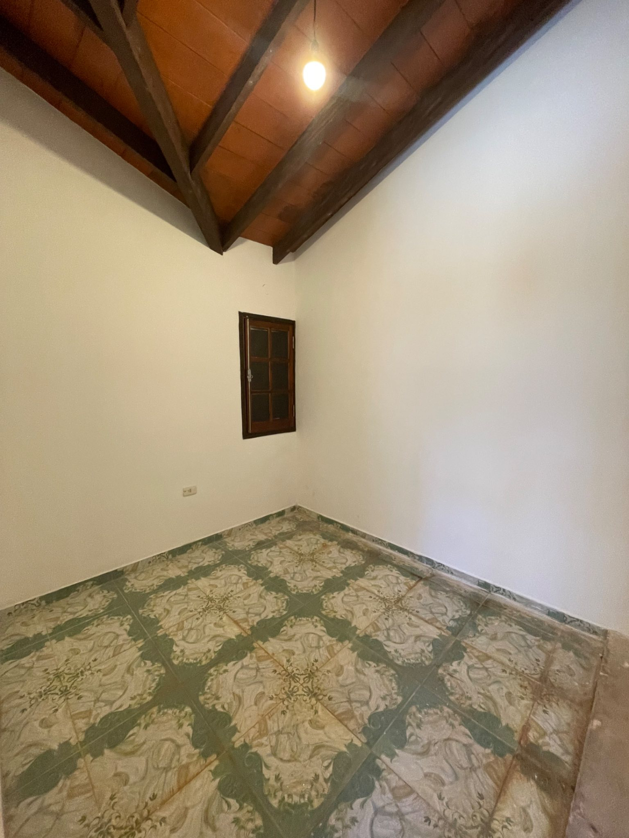 alquilo casa en el centro de Encarnacion — foto 3