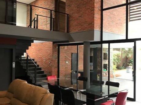 Casa Moderna Con Ascensor