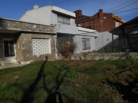 Casa A Reciclar, P.u 308 Mts, A Mts De Av. Italia