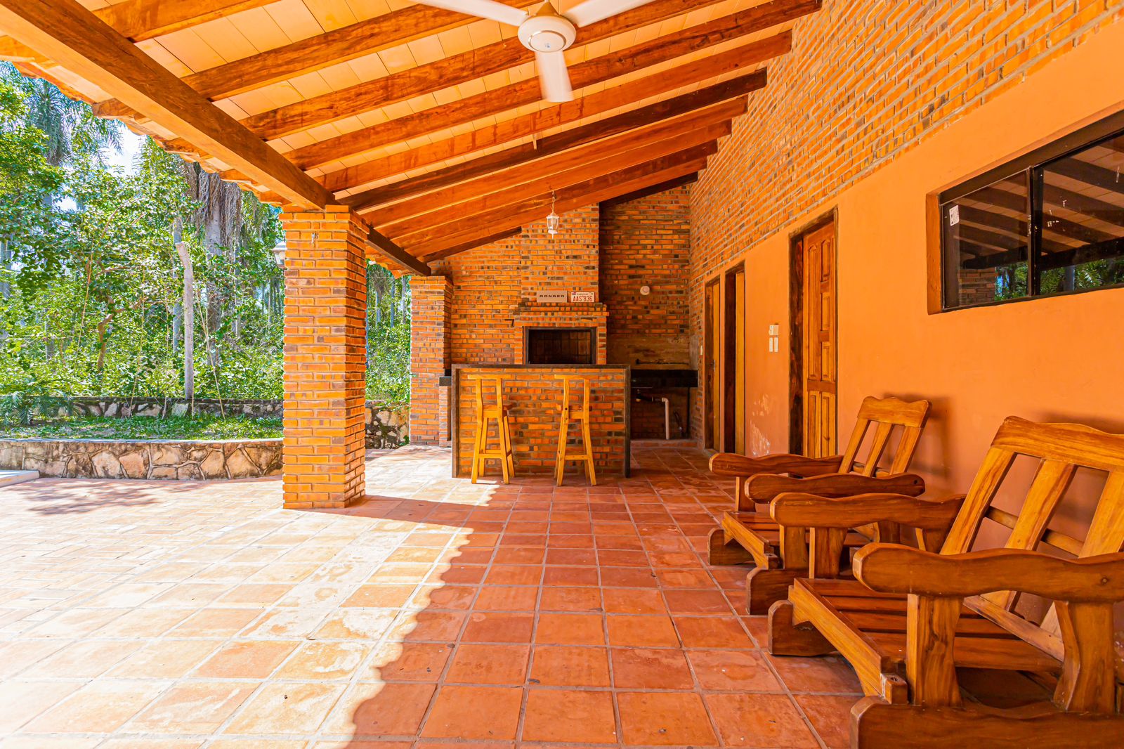 EN VENTA AMPLIA CASA EN SAN BERNARDINO — foto 3