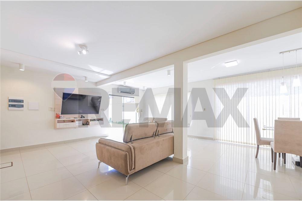 Casa - Alquiler - Loma Pytá, Paraguay — foto 3