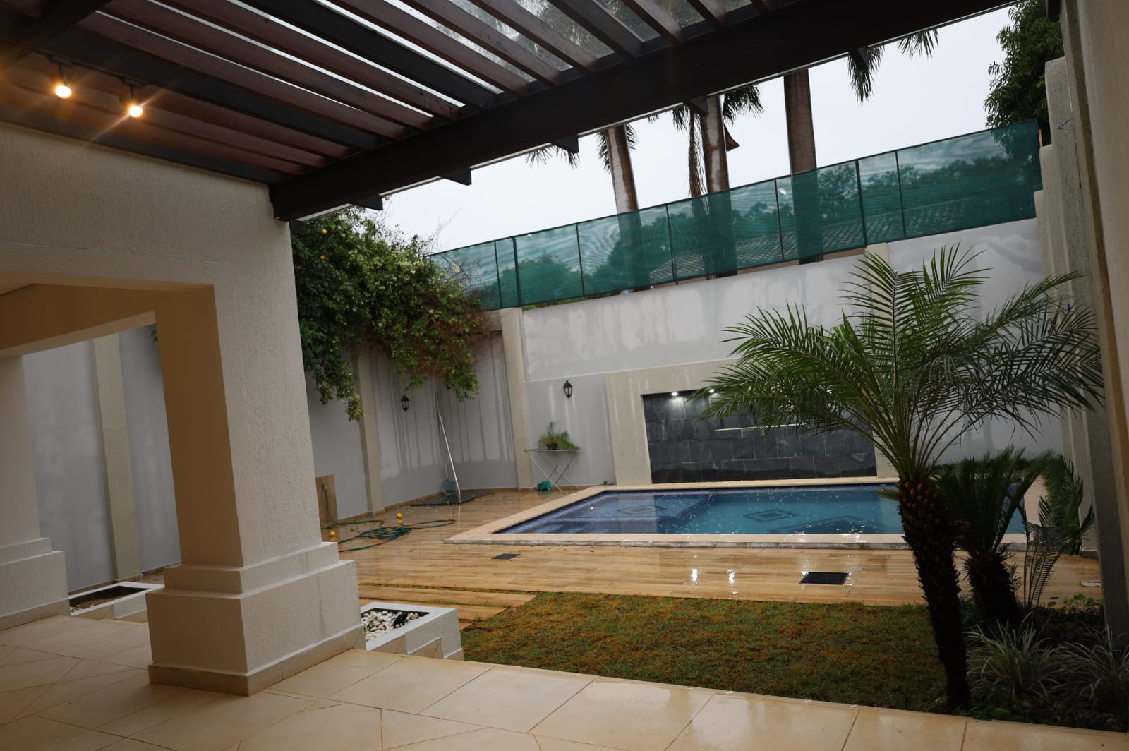 CASA EN ALQUILER EN MBURUCYA — foto 3