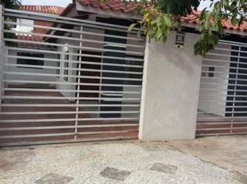 2 Dormitorios Casa En Alquiler