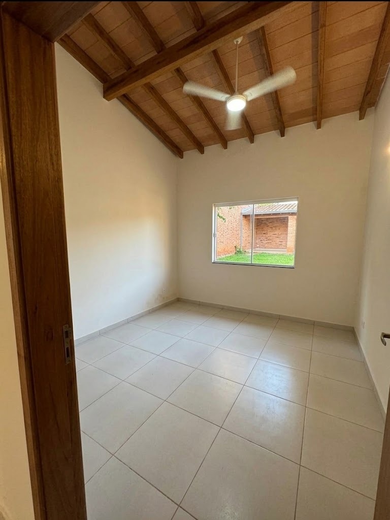Alquilo Casa de 3 dormitorios en Luque – Gs. 5.500.000 — foto 2