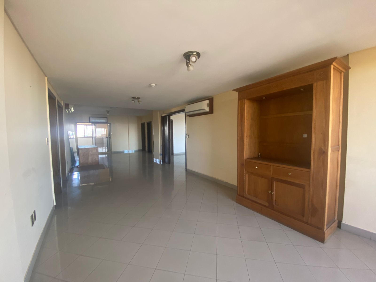 Vendo Penthouse, 7 Habitaciones, En 3 Niveles, Zona Colegio Internacional — foto 3