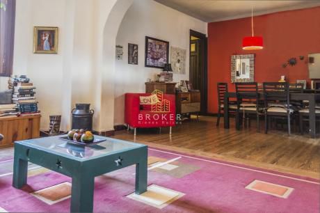 Apartamento De 3 Dormitorios + Servicio Y 2 Baños En El Centro.