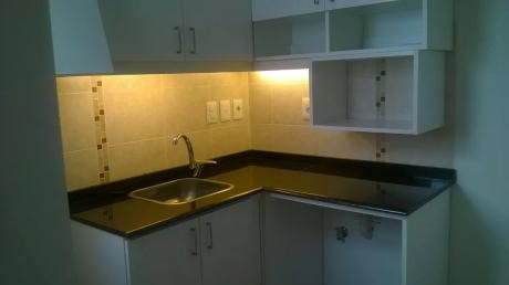 San Martin Prox Bv Batlle Y Ordoñez, 1 Dorm, Reciclado! Sin Gastos Con Patio!