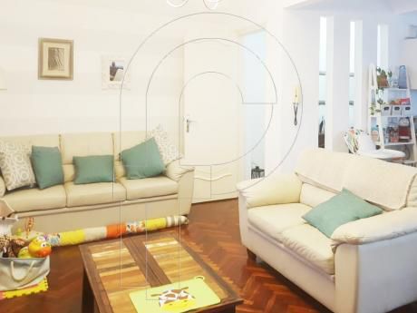Divino Apartamento En Edificio De Estilo - Vista Despejada.