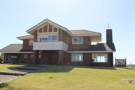 Casa En Colinas De Carrasco