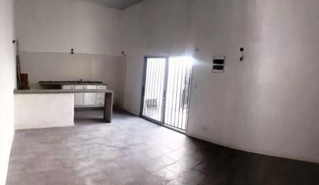 Venta De Apartamento 1 Dormitorio En Tres Cruces, Montevideo