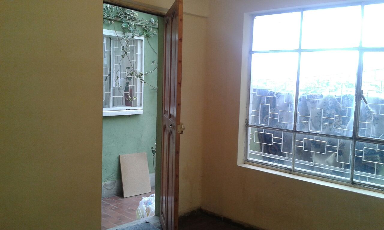 Habitación Con Baño Privado En Anticretico 