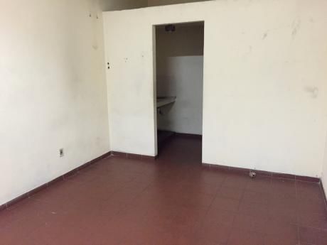 Oportunidad Local En Venta Sobre Calle Galicia