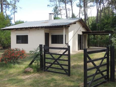 Excelente Casa A Estrenar En Piriápolis, Padrón De 905 M2