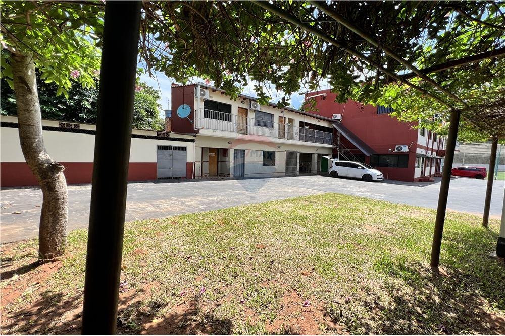 Alquilo local con show room y oficinas — foto 2