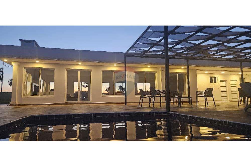 A LA VENTA TERRENO EN BARRIO CERRADO PARAQVARIA — foto 2