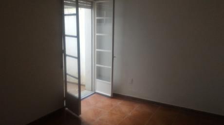A Mts De Fac. Ingeniería Y Próximo A Arquitectura Y Economía!