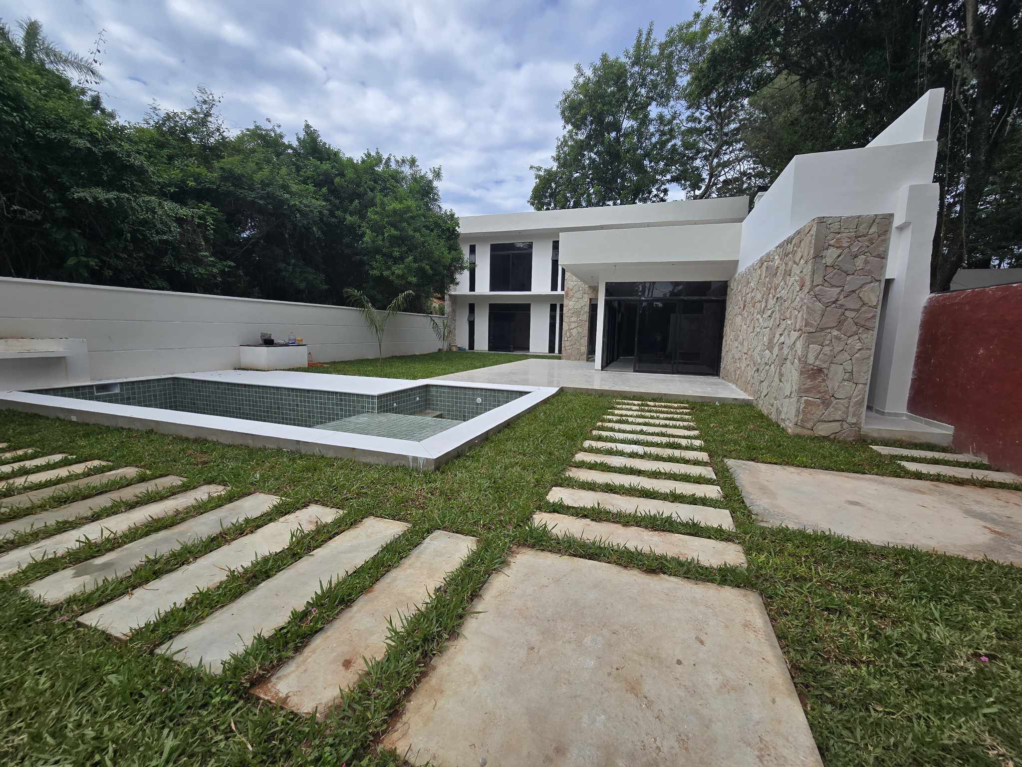 VENDO RESIDENCIA MINIMALISTA A ESTRENAR EN SAN BERNARDINO — foto 2