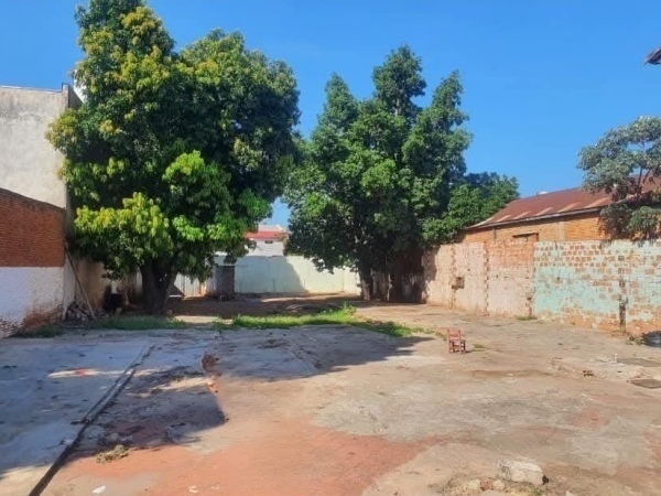 EN VENTA PROPIEDAD DE 1.358 M2, SALIDA DE CALLE A CALLE, SOBRE LA AVDA. FERNANDO — foto 3