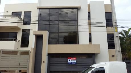 Vendo Bellisimo Triplex, Zona Botanico Trinidad