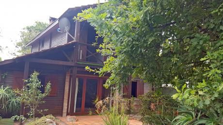 Casa Límite Con Pinares