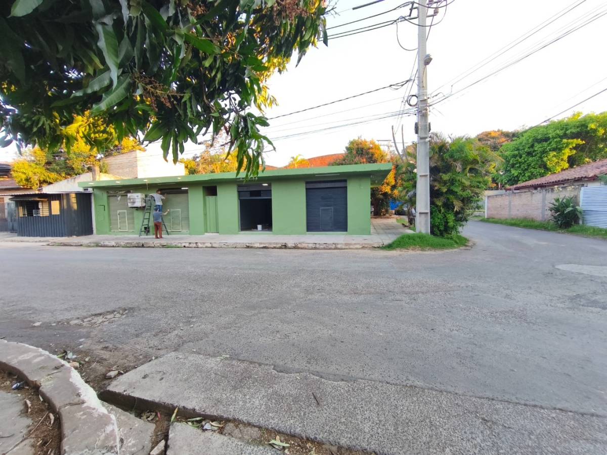 SALONES COMERCIALES EN ESQUINA – FERNANDO DE LA MORA ZONA NORTE — foto 2