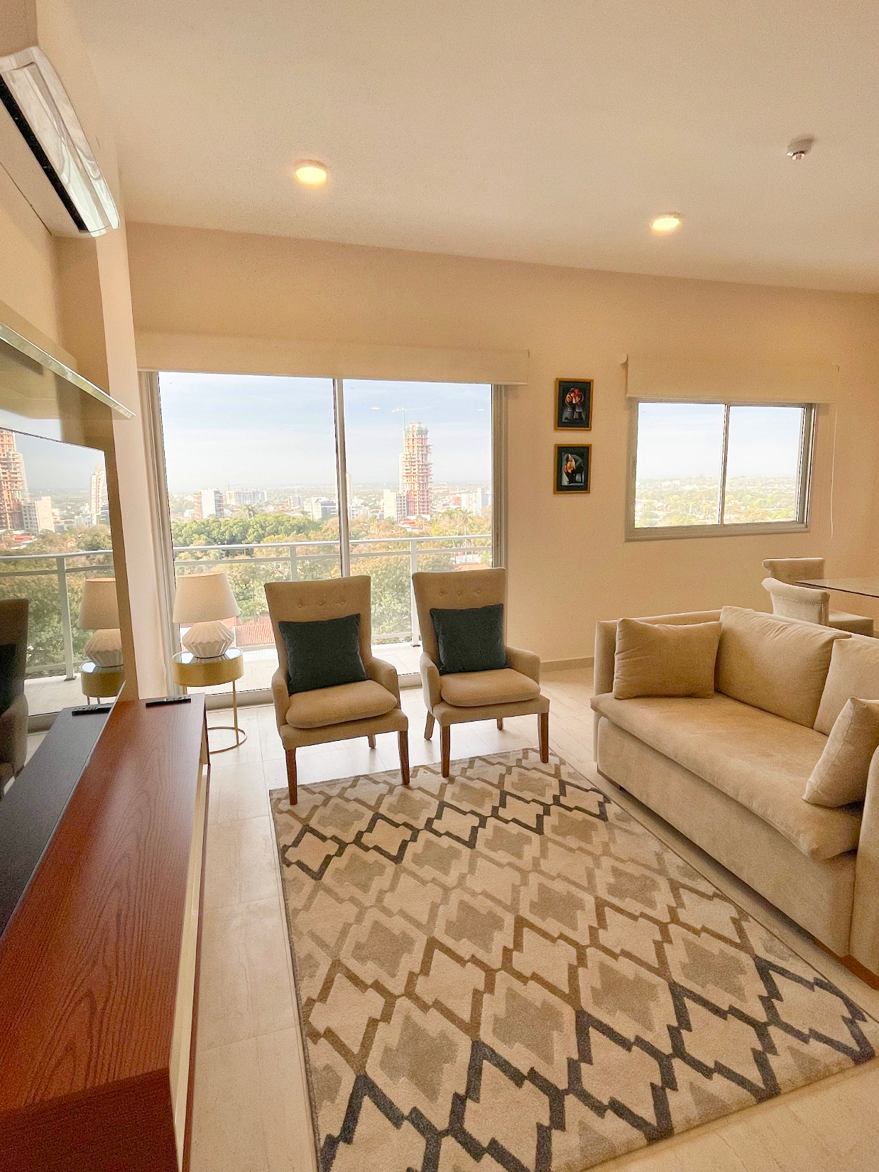 Departamento amoblado de 86m2 con vista panorámica en Barrio Herrera — foto 2