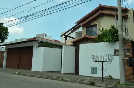 Casa En Venta De 4 Dom. Av. Beni Entre 2do Y 3er Anillo