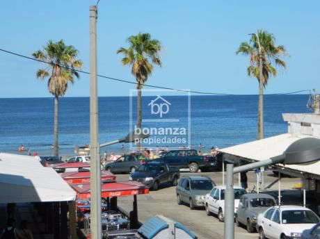 Oportunidad Hotel Céntrico A 45 M De La Playa De Piriápolis