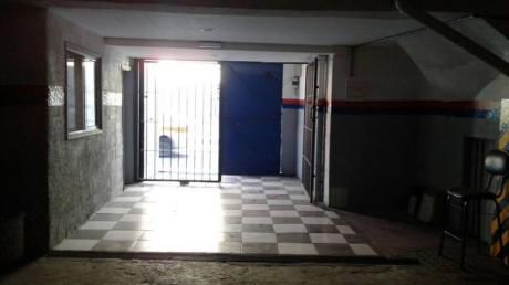 Excelente Local Para Taller Mecánico O Afines Prox. P Legislativo