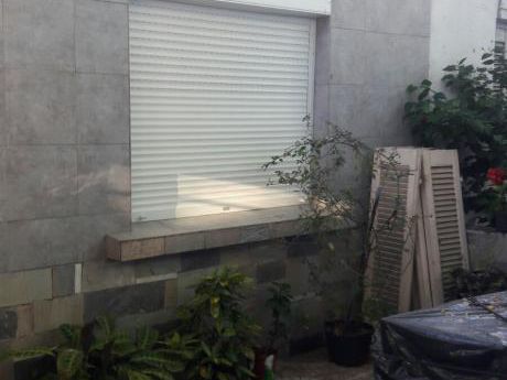 Apartamento Tipo Casa 3 Dormitorios Sobre La Av. Agraciada Y Asencio