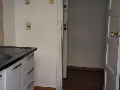 Apartamento Interior De 1 Dormitorio, Excelente Zona