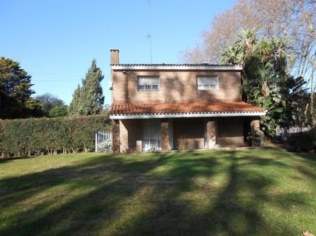 Espectacular Residencia!! Sobre Av Lézica! De Revista!!