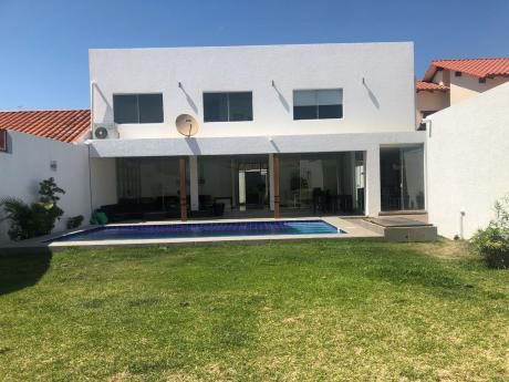 Hermosa Y Moderna Casa En Venta