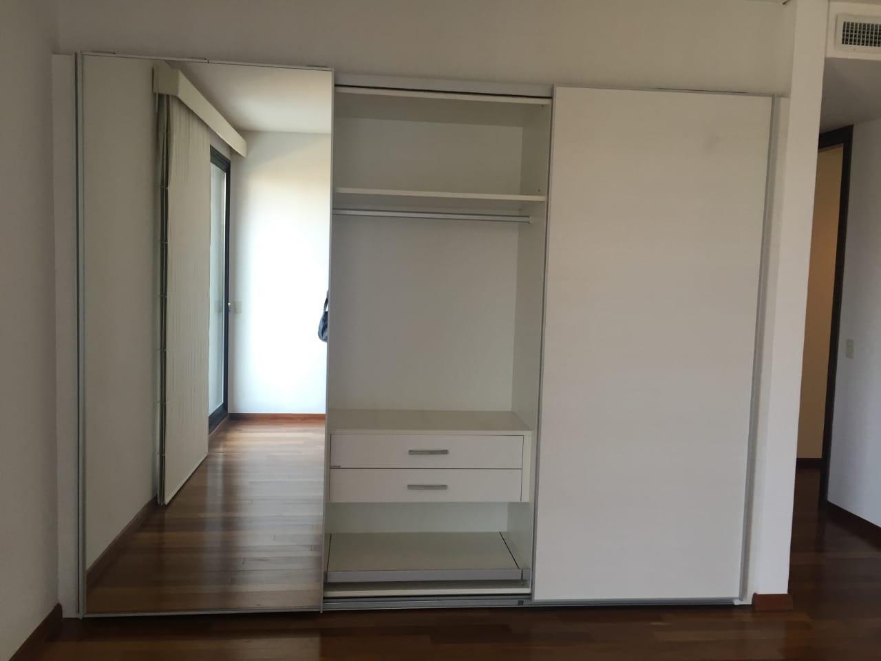 Fino y exclusivo departamento sobre Santísima Trinidad — foto 3