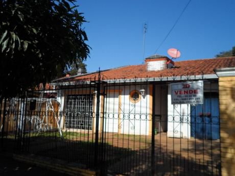 Vendemos Una Casa En Fdo. De La Mora, Zona Supermercado Real Fernando