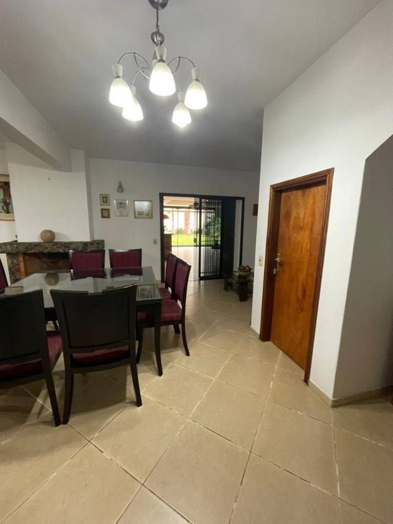 EN ALQUILER! Residencia en Lambaré — foto 2