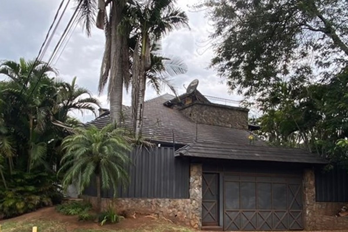 Casa-Alquiler-Emeterio Miranda casi Bruselas, Ycuá Satí, Asunción — foto 2