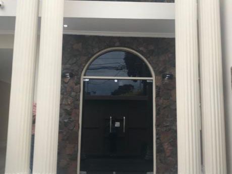 Vendo Casa En Fernando De La Mora Zona Sur.