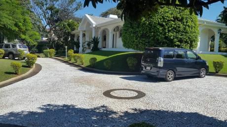 Vendo Residencia Premium En Parana Country Club De Ciudad Del Este
