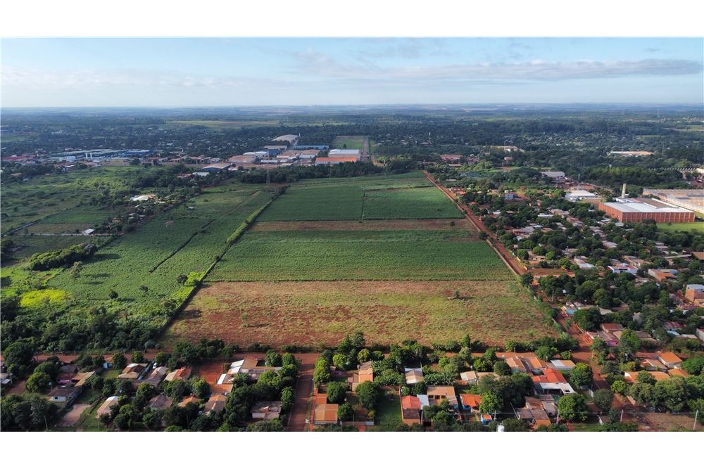 EN VENTA AMPLIO TERRENO SOBRE RUTA - ALTO PARANA — foto 2