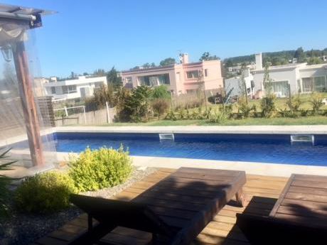 Venta Y Alquiler De Casa 3 Dormitorios En Altos De La Tahona