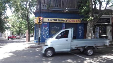112627 - Casa De 3 Dormitorios Y Local Comercial En Venta En Pocitos