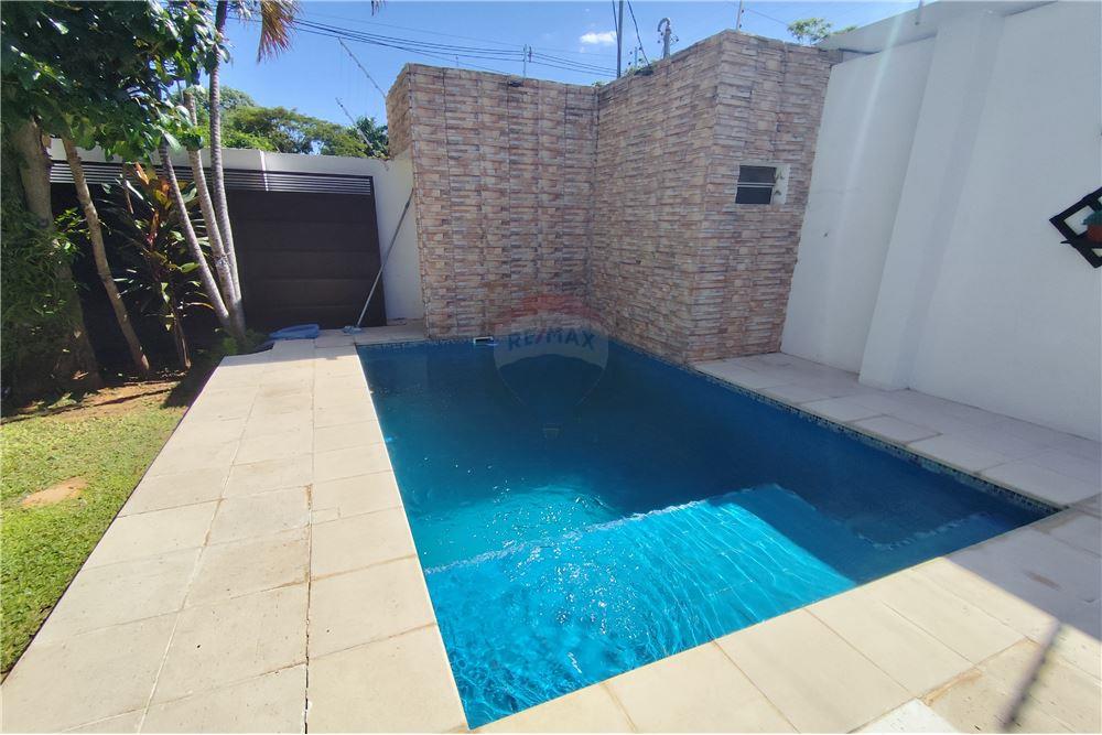 ALQUILO HERMOSA RESIDENCIA EN LUQUE ZONA PLAZA MADERO — foto 2