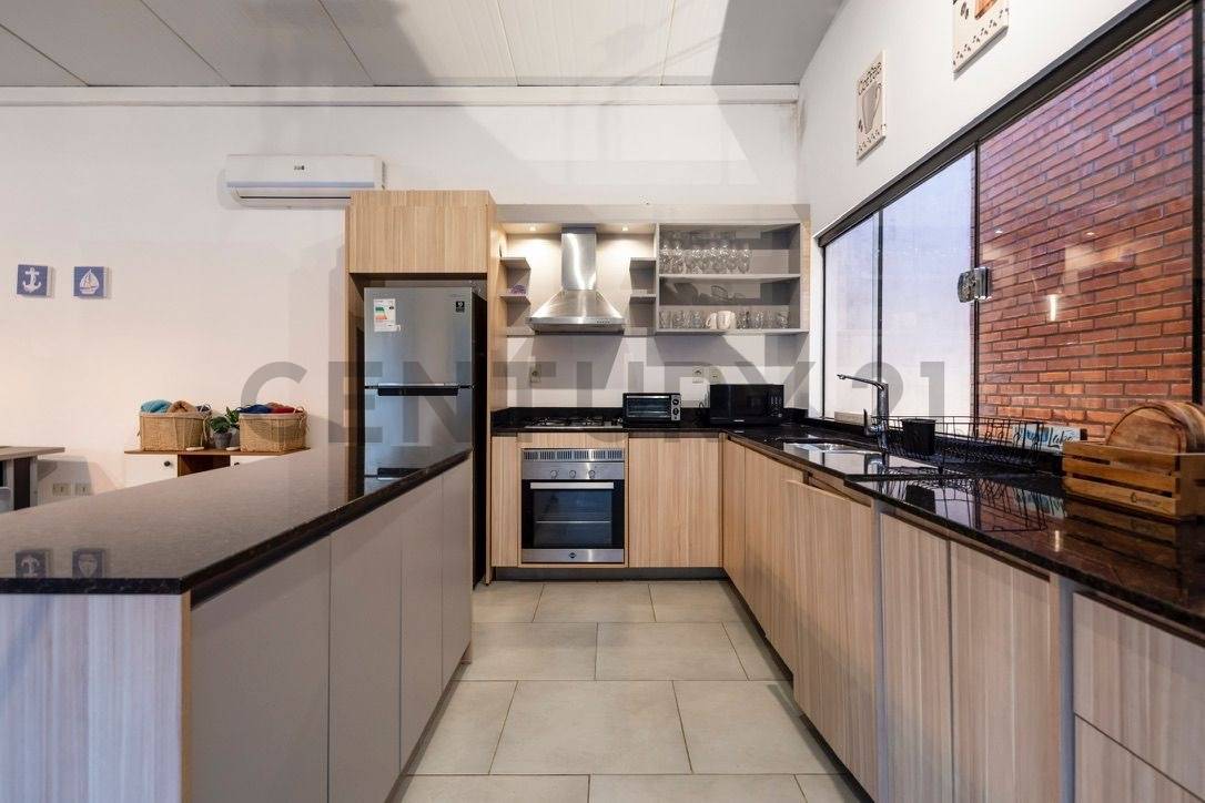 VENDO CASA EN SANBER – 3 DORMITORIOS + ÁREA DE SERVICIO — foto 3