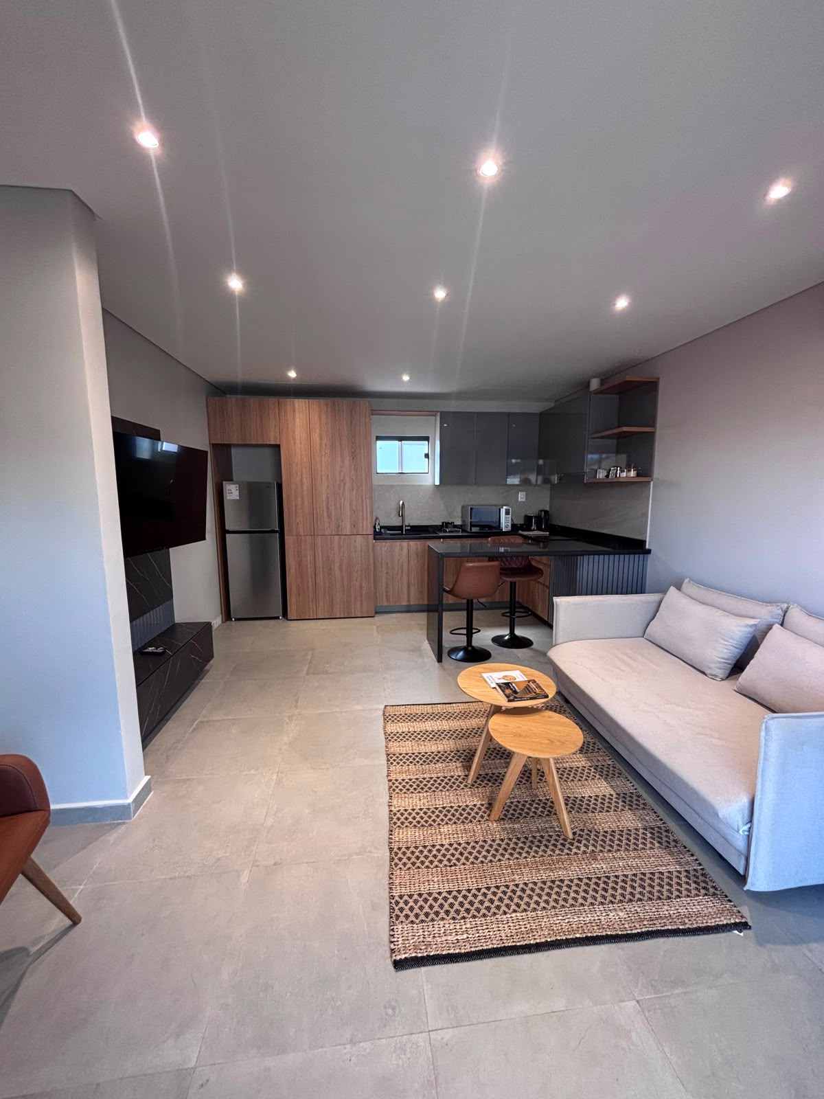 Alquilo Departamento Amoblado en Asunción | 2 Dormitorios | 76 m² — foto 2